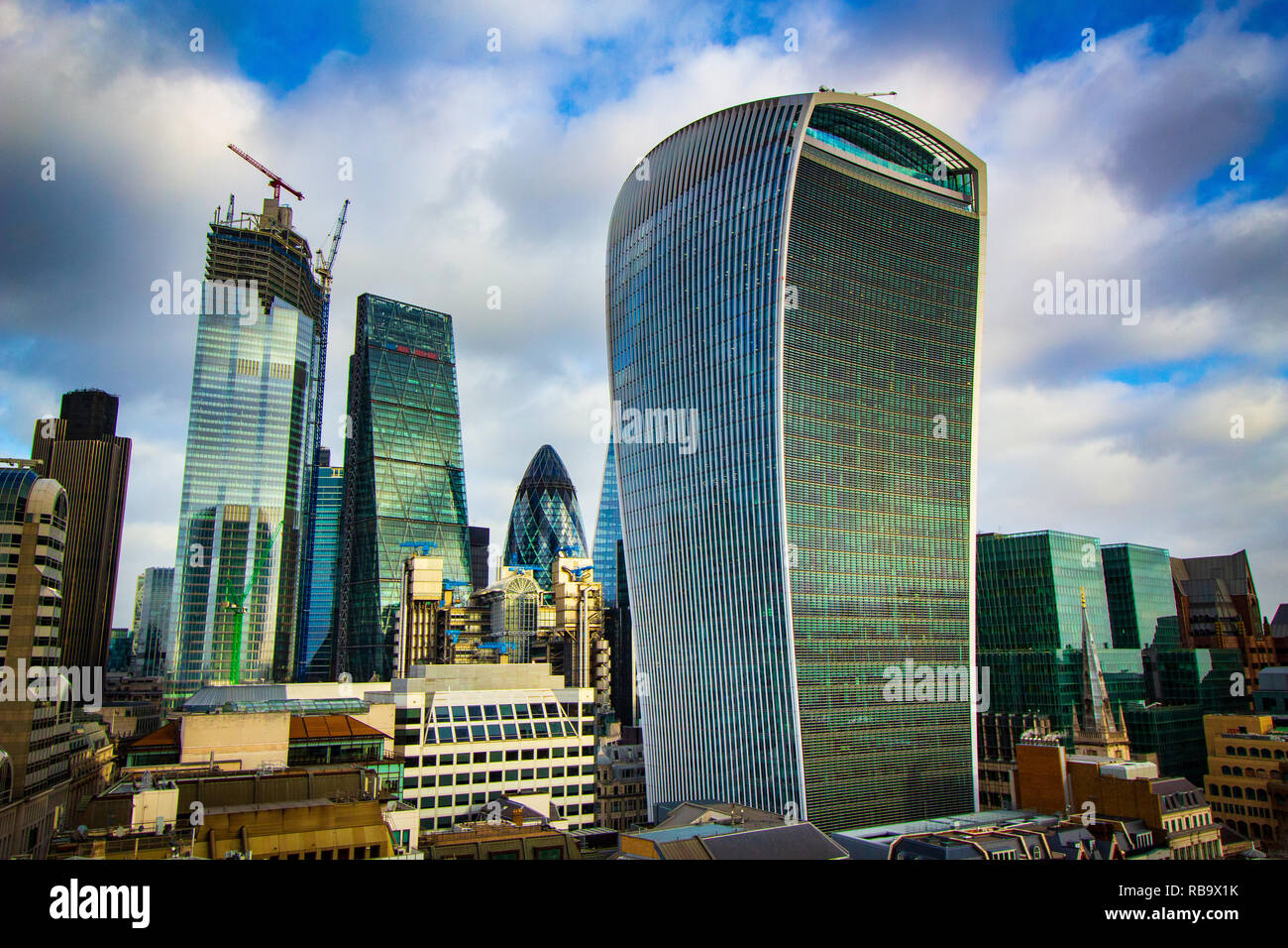 Il telefono edificio nel quartiere finanziario di Londra. Foto Stock