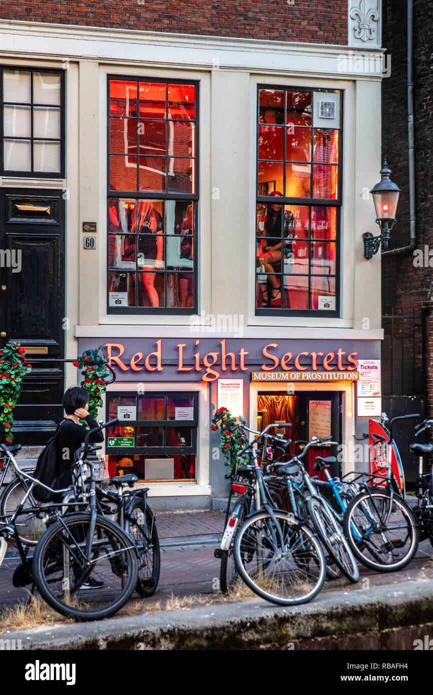 I Paesi Bassi, Amsterdam. Il quartiere a luci rosse. Museo della prostituzione chiamato luce rossa segreti. Foto Stock