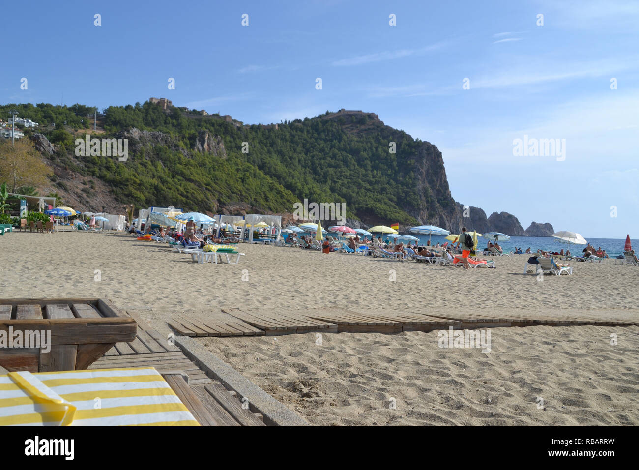 Alanya Turchia ottobre 13, 2018: Cleopatra beach in Alanya, giornata soleggiata in Turchia le persone relax sulla spiaggia Foto Stock