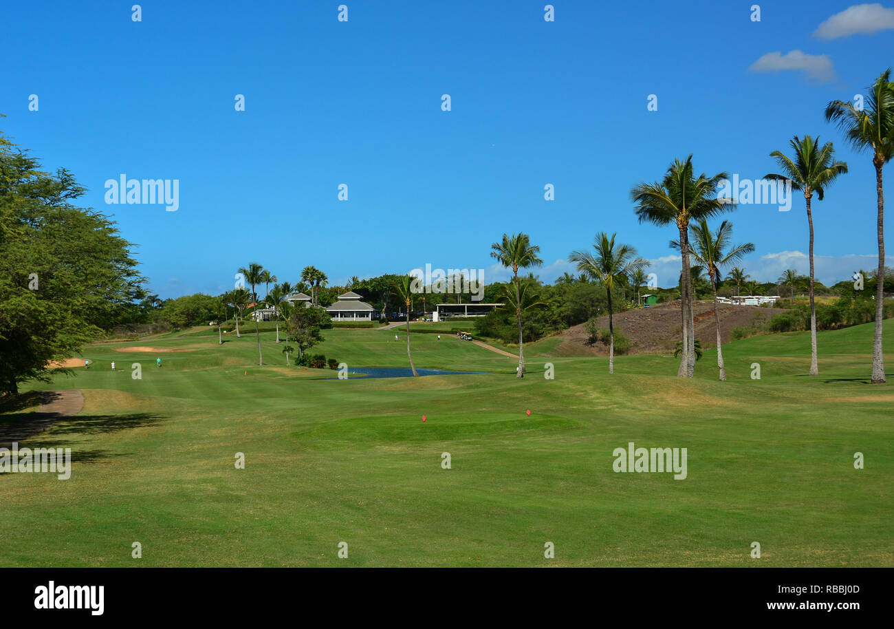 Pittoresco campo da golf nel quartiere Kihei di Maui, Isole Hawaiane, con vista sul Monte Haleakala Foto Stock