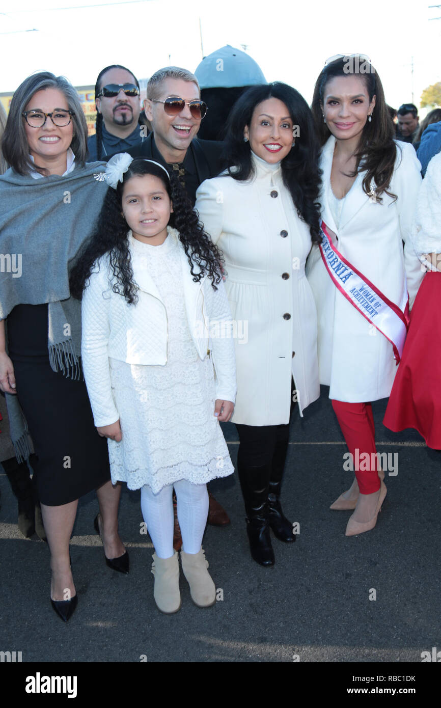 51Pacoima annuale parata di vacanza a partire cerimonia tenutasi a Pacoima City Hall dotata di: Nury Martinez, Alberto Franco dove: Pacoima, Los Angeles, California, Stati Uniti quando: 08 Dic 2018 Credit: Guillermo Proano/WENN.com Foto Stock