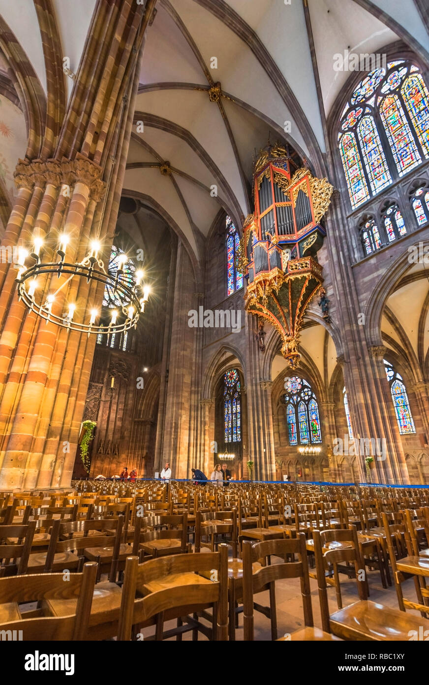 All'interno di Notre Dame de la cattedrale di Strasburgo Foto stock - Alamy