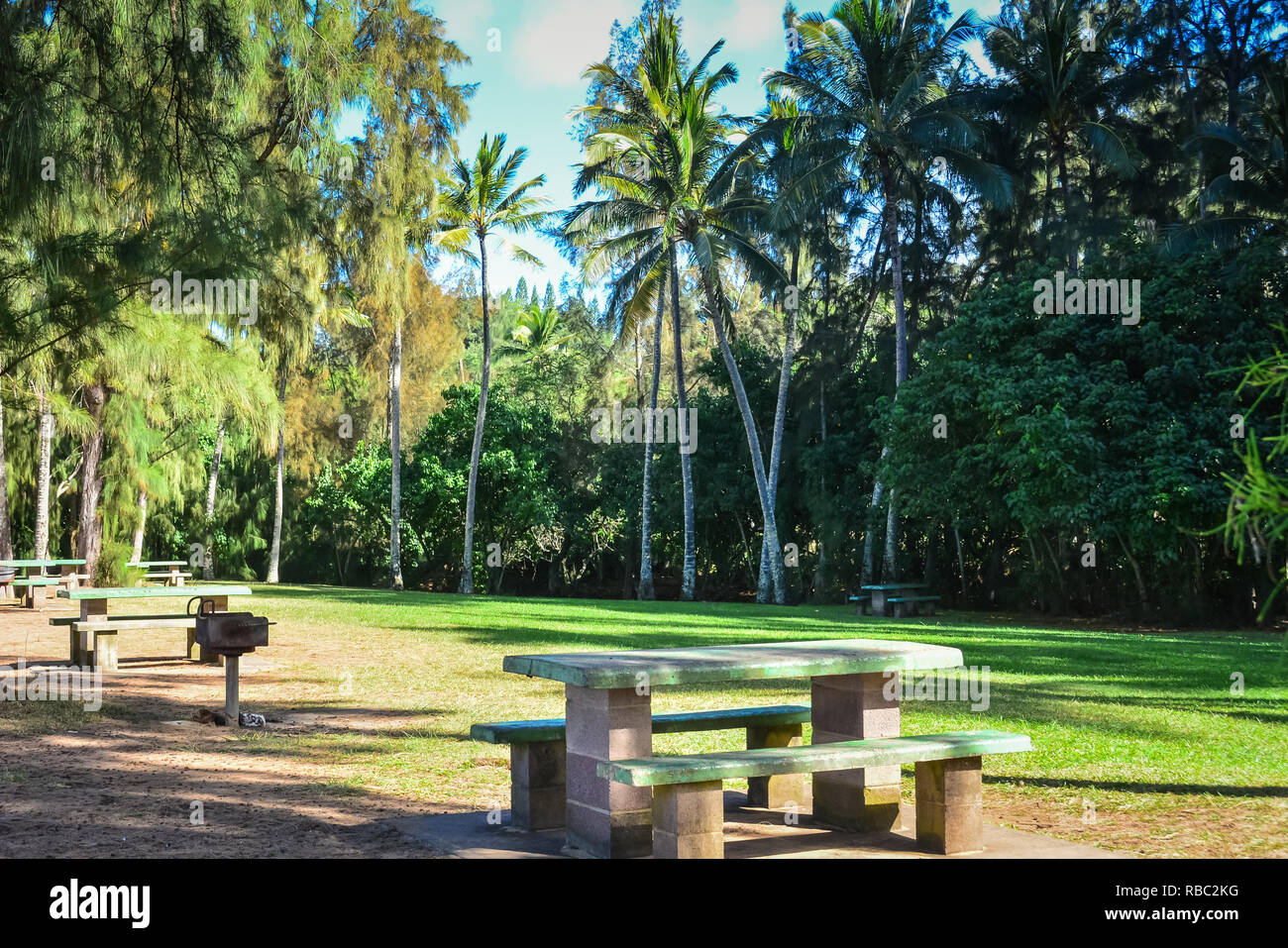 DT Fleming Beach Park, a nord-ovest di Maui, Hawaii. Una bellissima spiaggia di sabbia bianca con una buona piscina (ha) bagnino, servizi igienici e area pic-nic Foto Stock