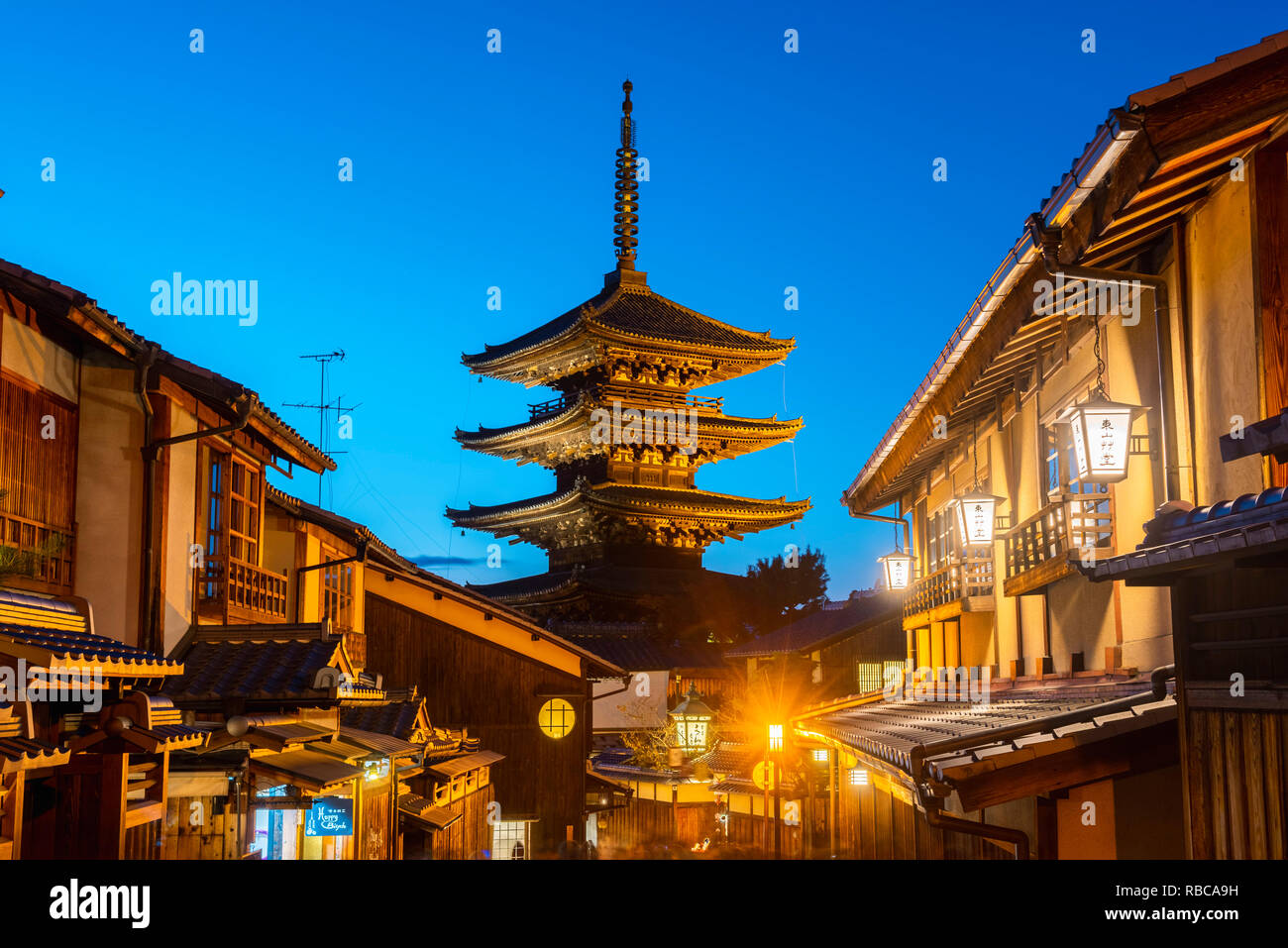 Yasaka Pagoda nel tempio Hokanji, Higashiyama district, Kyoto, prefettura di Kyoto, la regione di Kansai, Giappone. Foto Stock