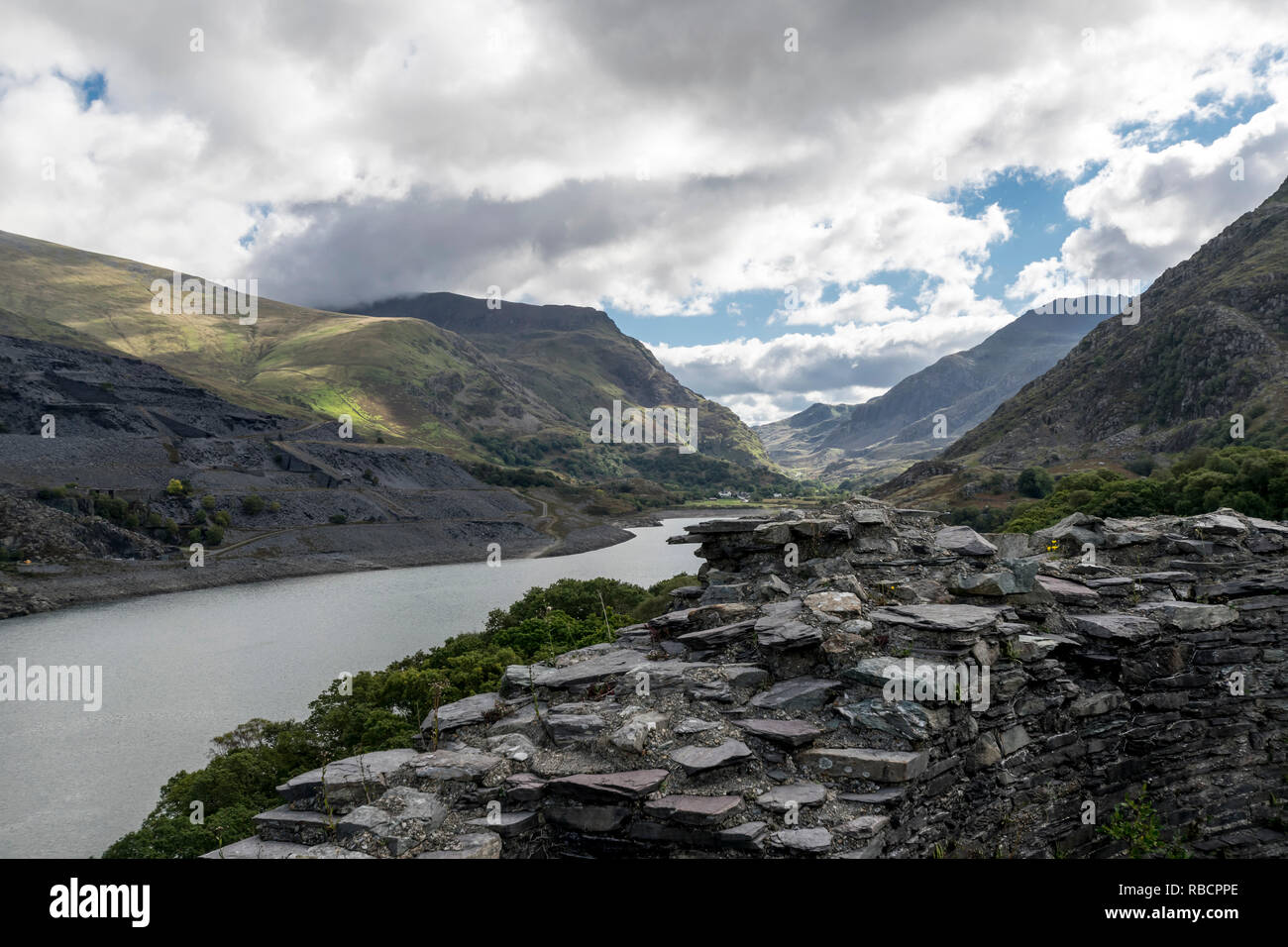 Llyn Peris lago alla base della Dinorwig Power Station nel Galles del Nord Foto Stock