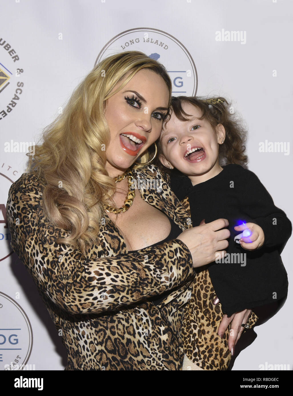 Ice-T la moglie Coco Austin e la loro figlia Chanel frequentare 'Bash per i bulldog' beneficio per Long Island Bulldog Rescue tenutosi a Kimmel Center NYU, Rosenthal padiglione con: Coco Austin, Chanel Nicole di midollo osseo dove: la città di New York, New York, Stati Uniti quando: 07 Dic 2018 Credit: Rob ricco/WENN.com Foto Stock