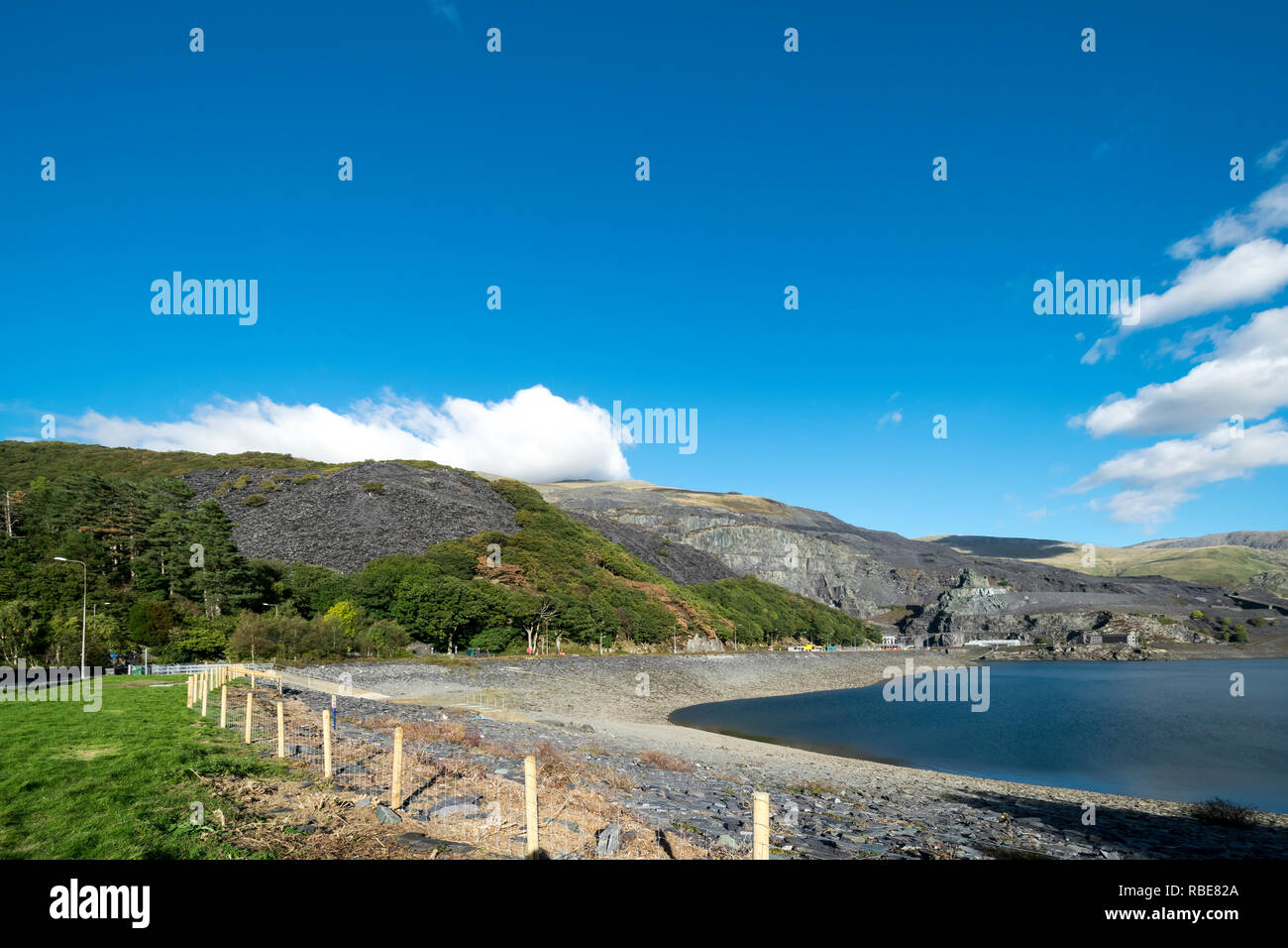 Llyn Peris lago alla base della Dinorwig Power Station nel Galles del Nord Foto Stock