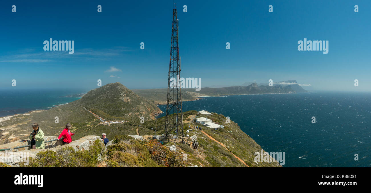 Guardando verso l'interno da Cape Point presso la massa di terra della Penisola del Capo, in Sud Africa Foto Stock