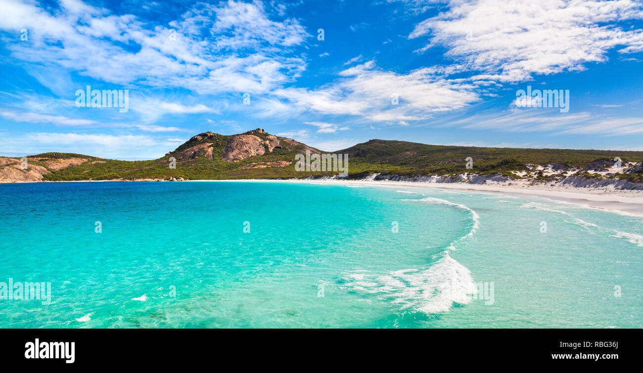Cape Le Grand National Park, Australia. Un'onda rompe sulla rive incontaminate del Thistle Cove, vicino Esperance, Australia occidentale Foto Stock
