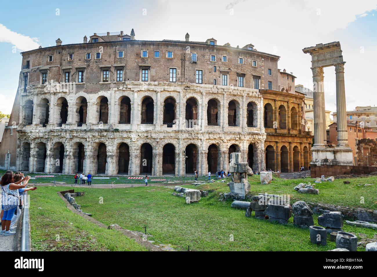 Roma, Italia - Ottobre 04, 2018: antico teatro romano di Marcello, Teatro  di Marcello Foto stock - Alamy