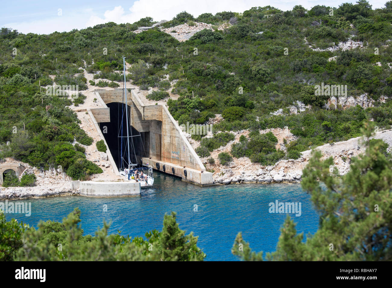 La base sottomarina vicino alla città di Vis, Croazia Foto Stock