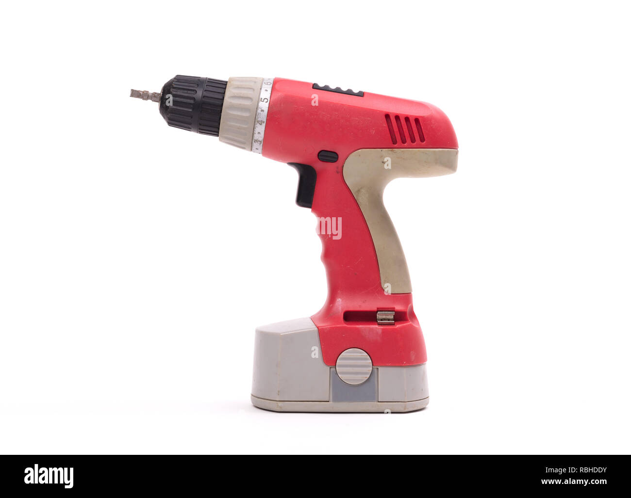 Giraviti a batteria o il trapano elettrico isolato su uno sfondo bianco Foto Stock