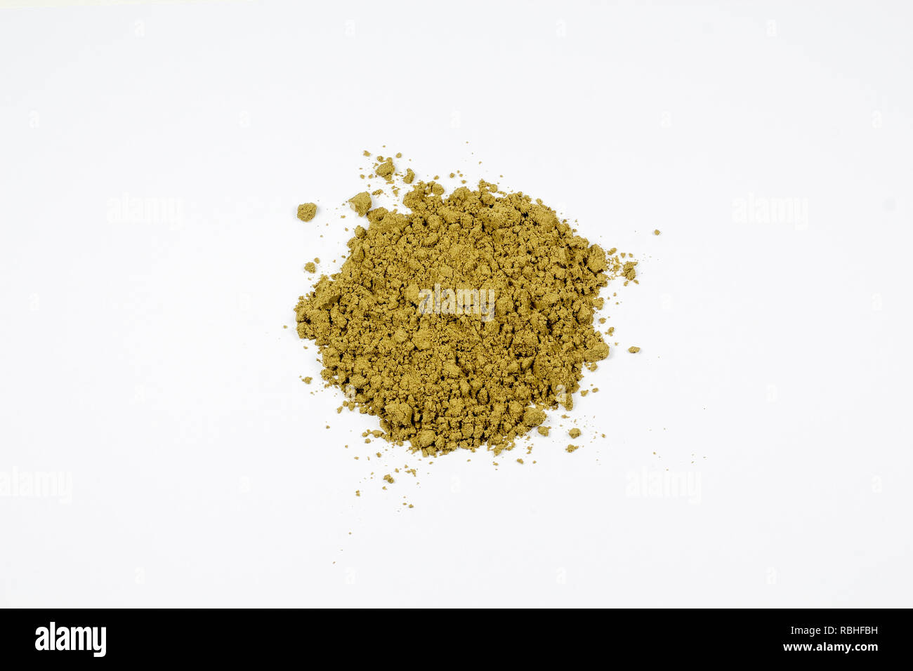 Canapa biologica di proteine in polvere su sfondo bianco Foto Stock