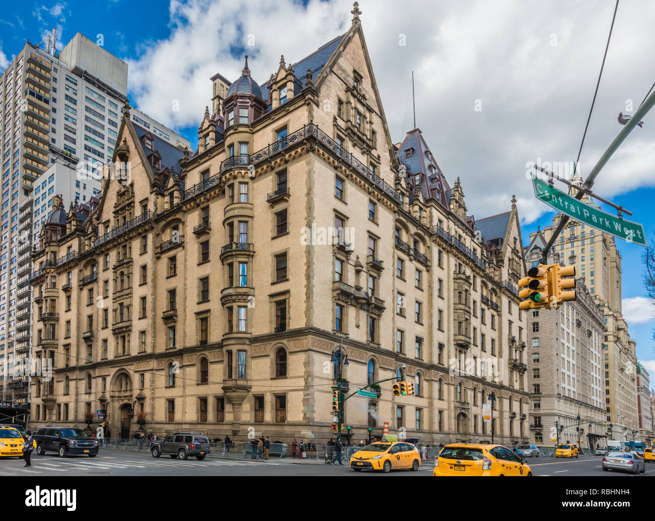 NEW YORK CITY - Aprile 2, 2018 : Dakota Building uno dei principali luoghi di interesse di Manhattan Foto Stock