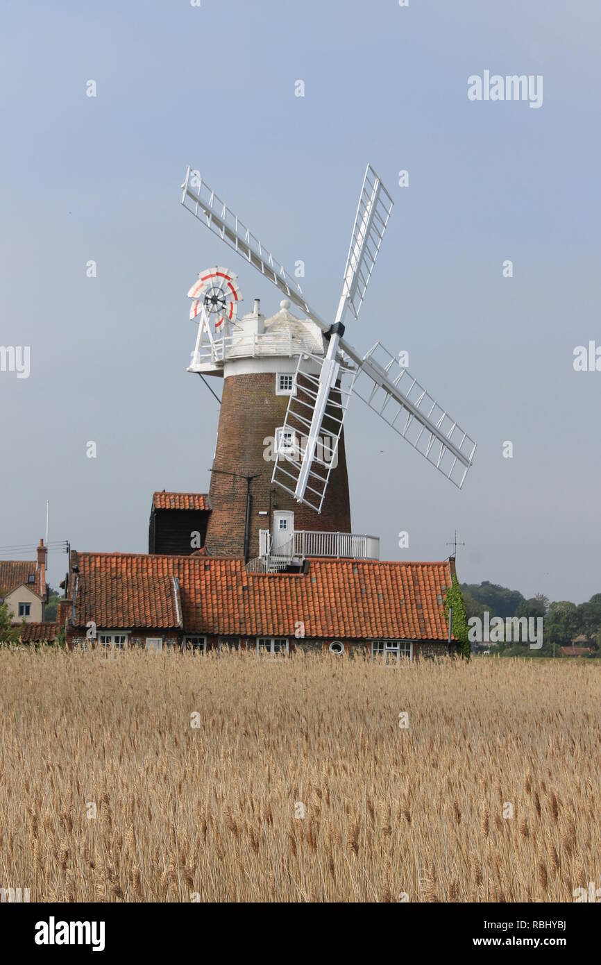 Cley Windmill Cley accanto al mare, Norfolk, Inghilterra, Regno Unito Foto Stock