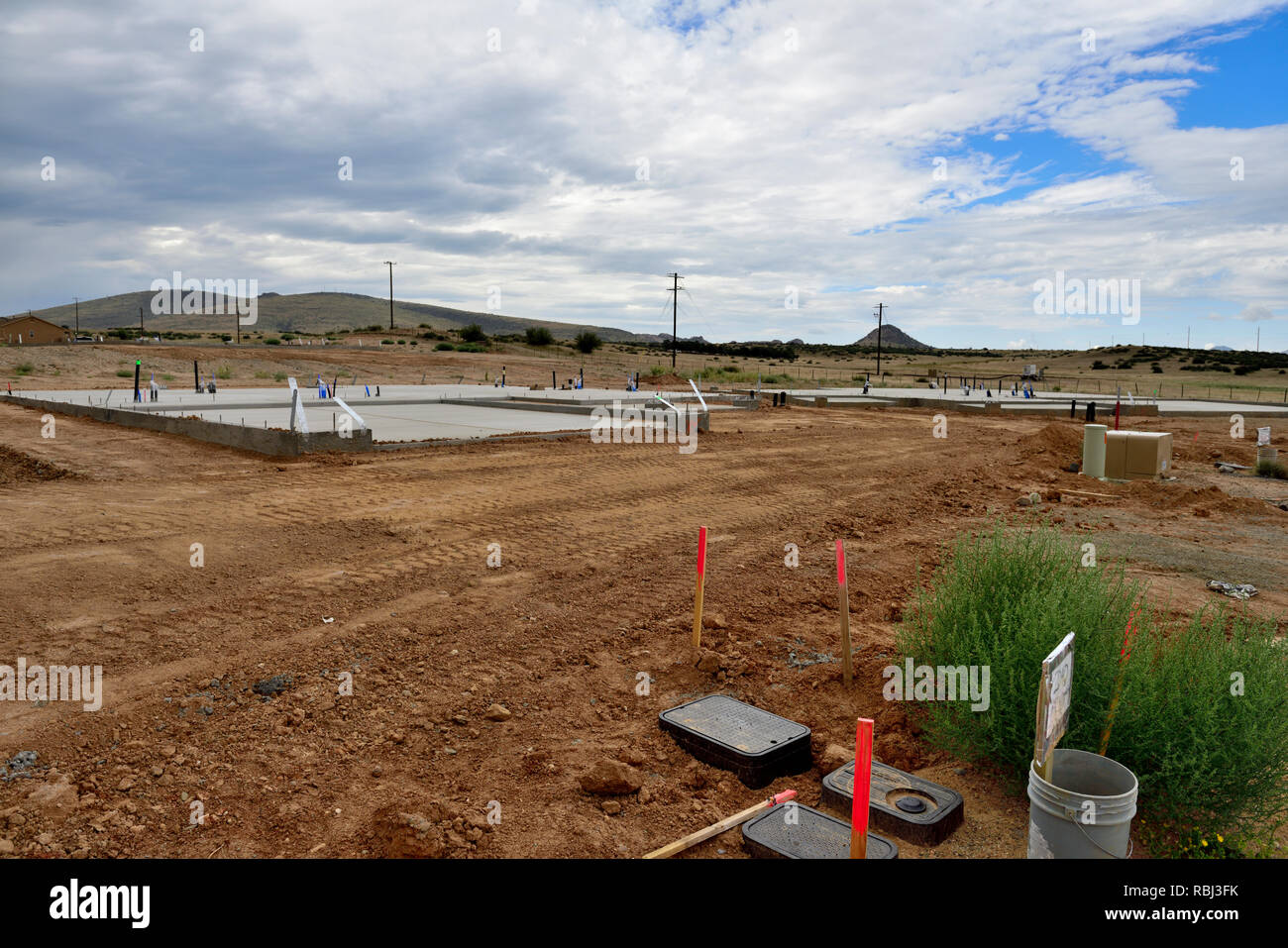 Casa residenziale costruzione soletta di calcestruzzo fondazione con servizi, Arizona, Stati Uniti d'America Foto Stock