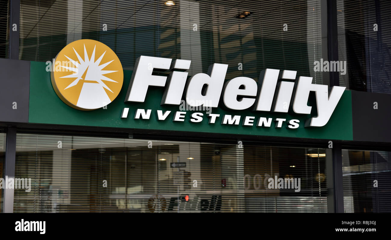 Fidelity Investments segno e logo su edificio Foto Stock