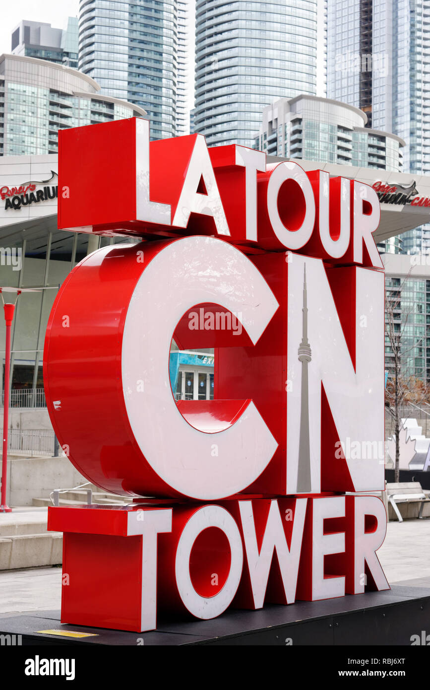 Il segno per la CN Tower a Toronto in Canada Foto Stock
