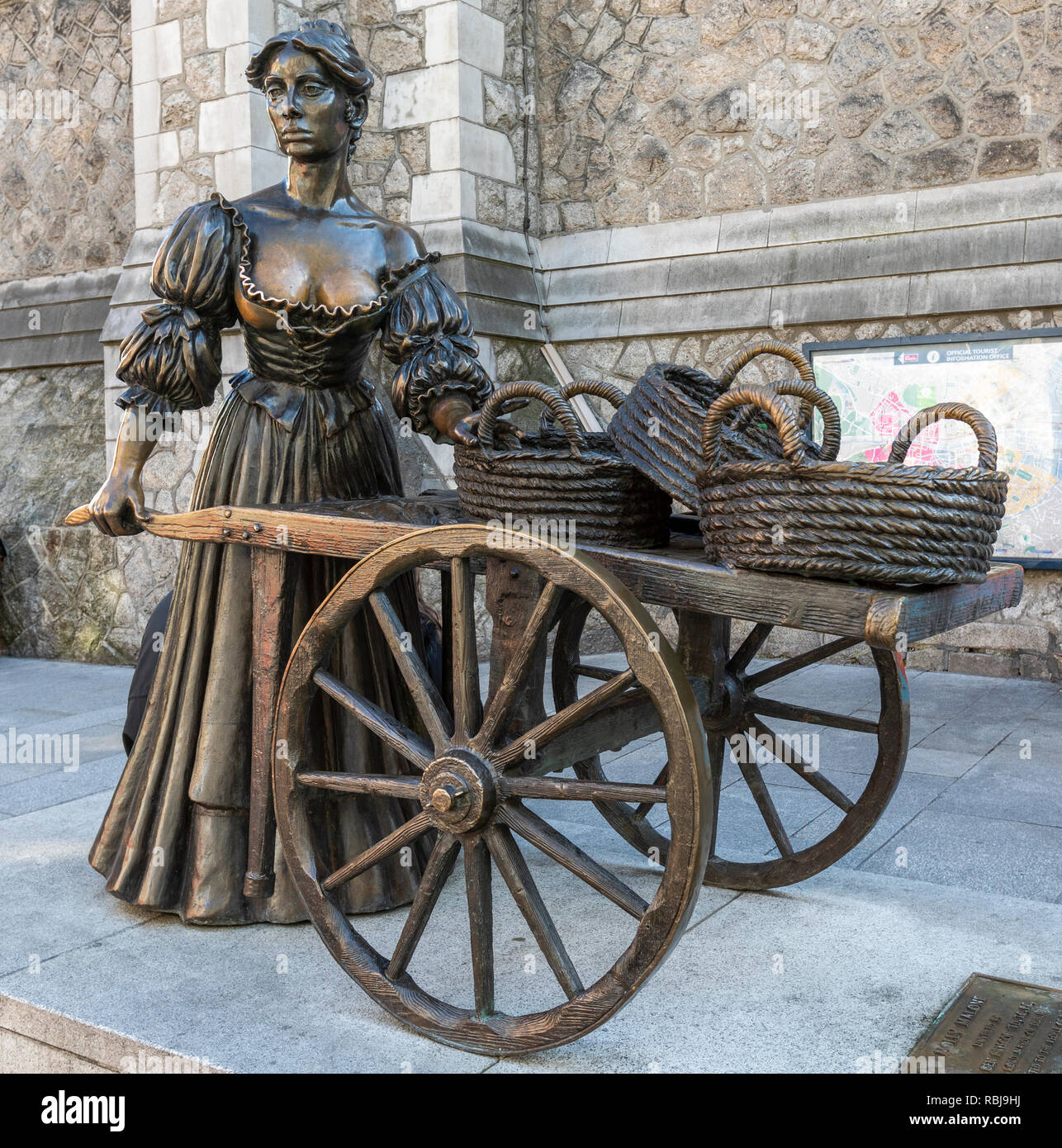 Statua di bronzo del carattere fictional Molly Malone a Dublino, Irlanda. Foto Stock