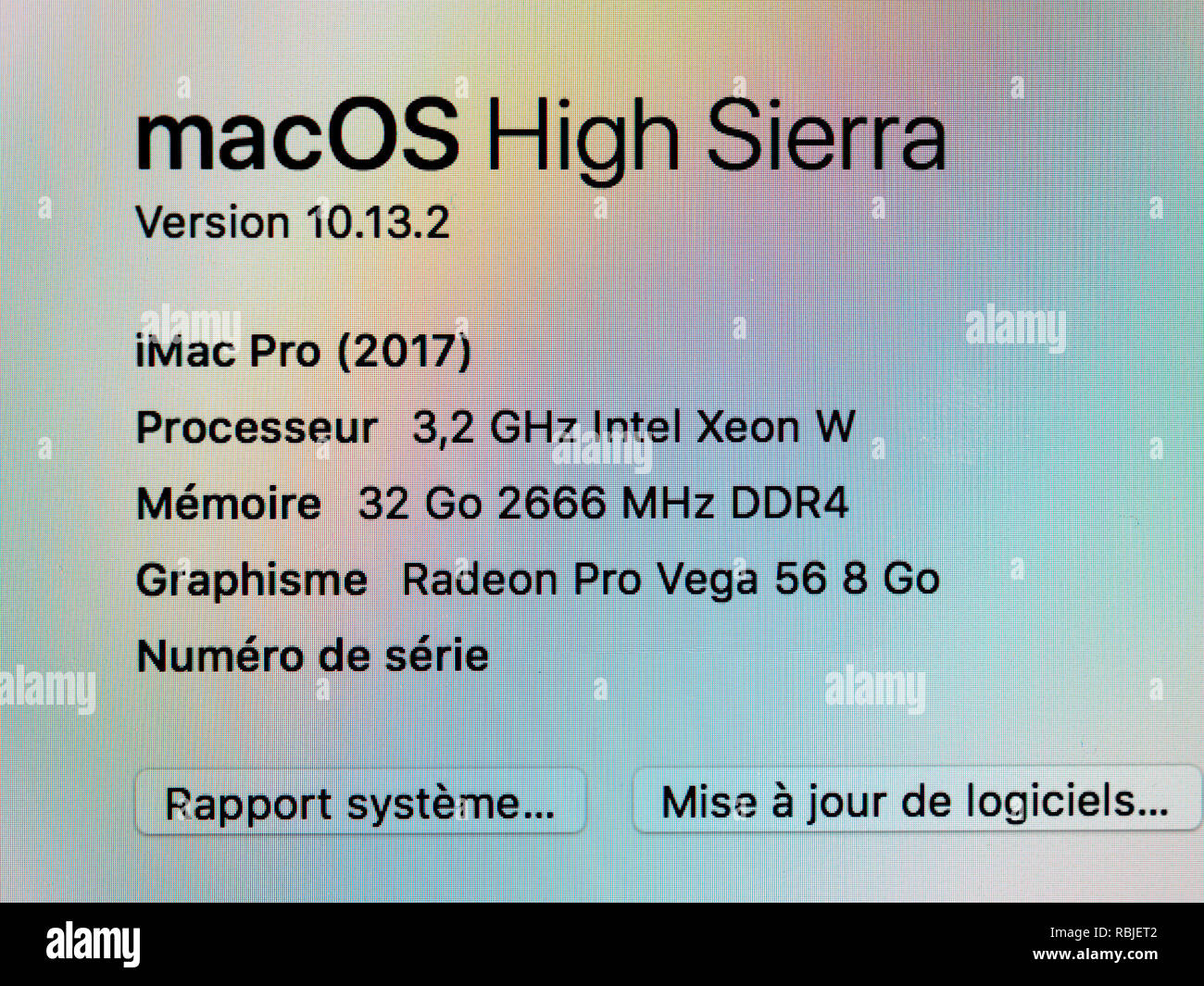 Strasburgo, Francia - 11 GEN 2018: ripresa macro di circa questa informazione Mac del nuovo potente Apple iMac Pro workstation con processore Intel Xeon W CPU, 32 GB di RAM e Radion Pro GPU Vega Foto Stock