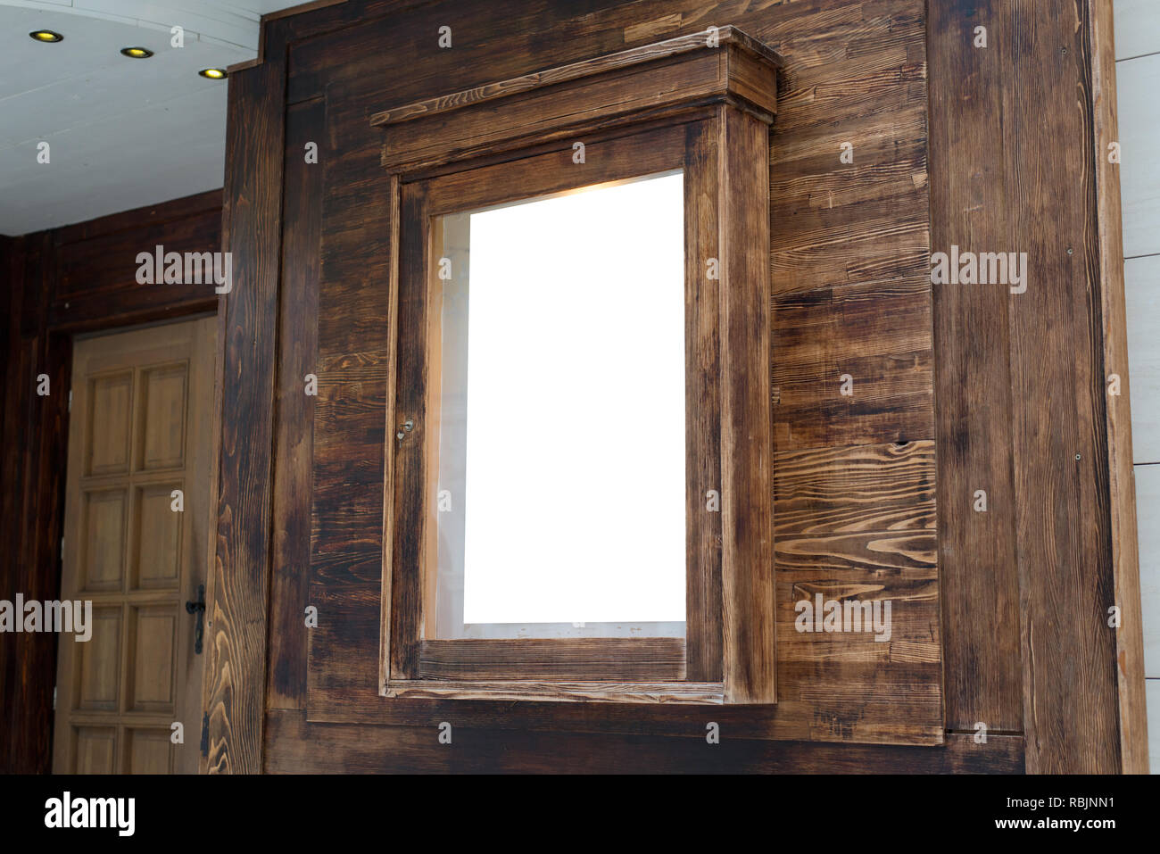 Vecchio, legno, cinema vintage box advertising mockup. Foto Stock