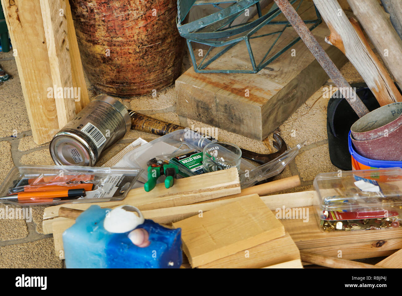 Legno e materiali di consumo per la lavorazione del legno / arte e oggetti di artigianato Foto Stock