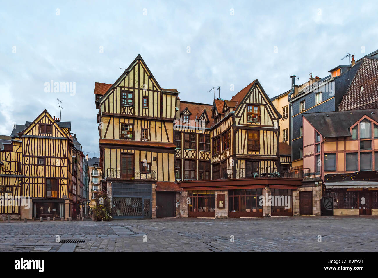 Rouen tipiche case nella città vecchia, Normandia, Francia con nessuno Foto Stock