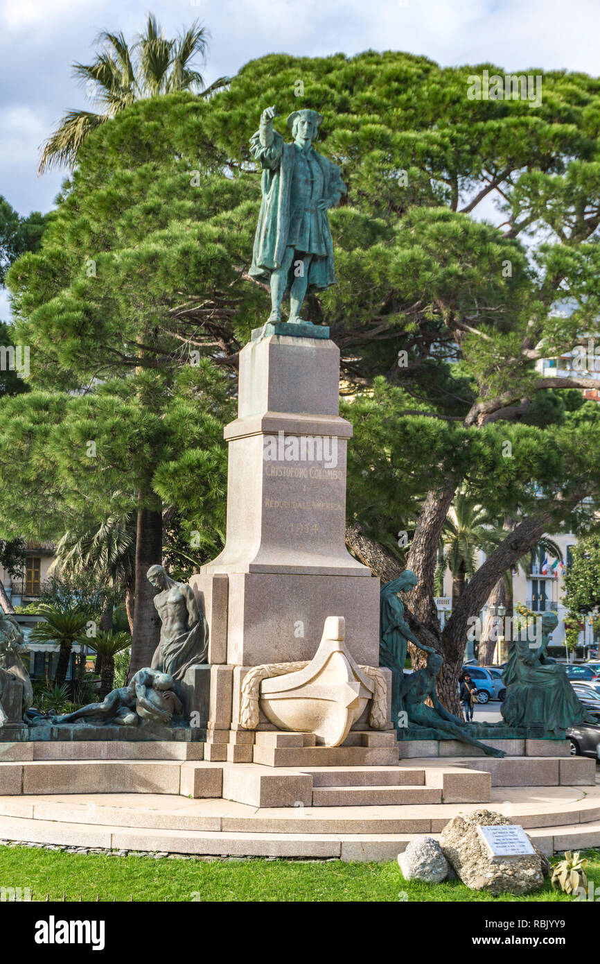 RAPALLO, Italia - 12 Marzo 2018: Christopher Columbus monumento a Rapallo, Italia. Esso è realizzato dallo scultore Arturo Dresco a 1914. Foto Stock