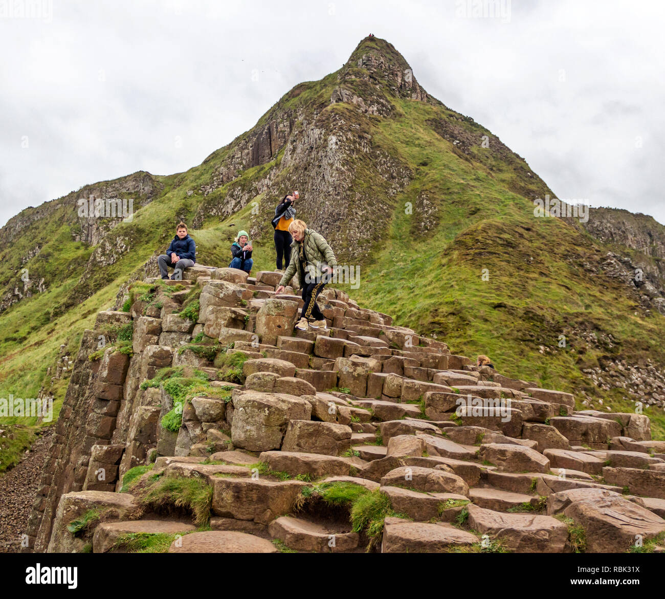 Giant's Causeway, il risultato di una antica eruzione folcano ed elencato come Sito del Patrimonio Mondiale, in Irlanda del Nord. Foto Stock