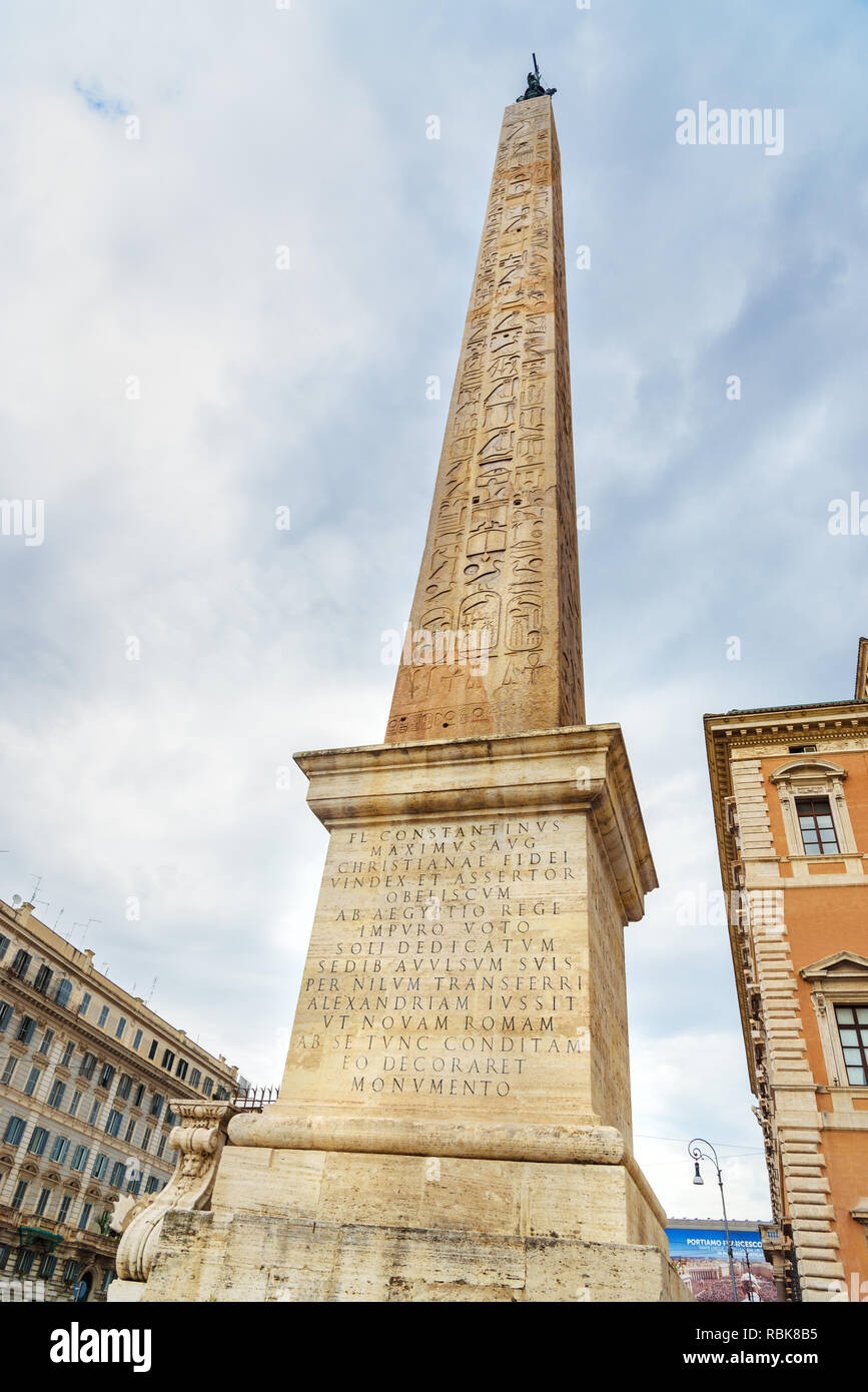 Obelisco Lateranense è obelisco egiziano su Piazza San Giovanni in Laterano a Roma. Italia Foto Stock