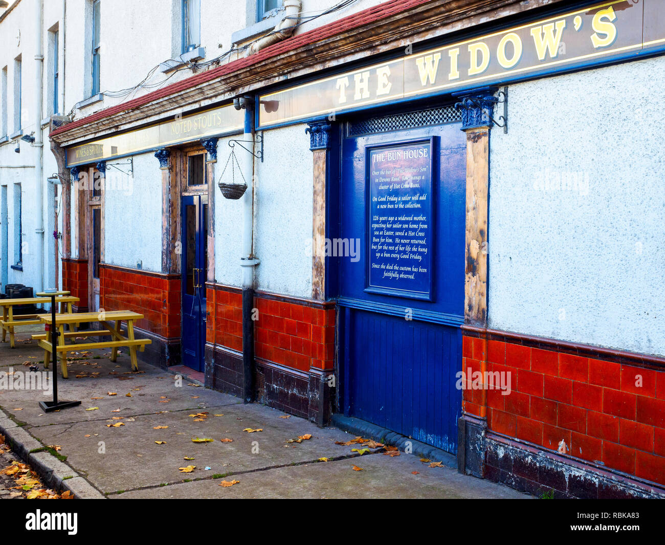 La vedova del figlio è un grado II* elencati public house a 75 Devons Road, in prua nell'East End di Londra - Inghilterra Foto Stock