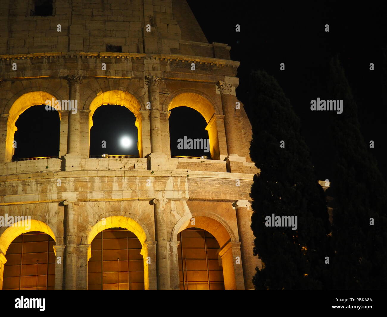 Colosseo di notte - Roma Foto Stock