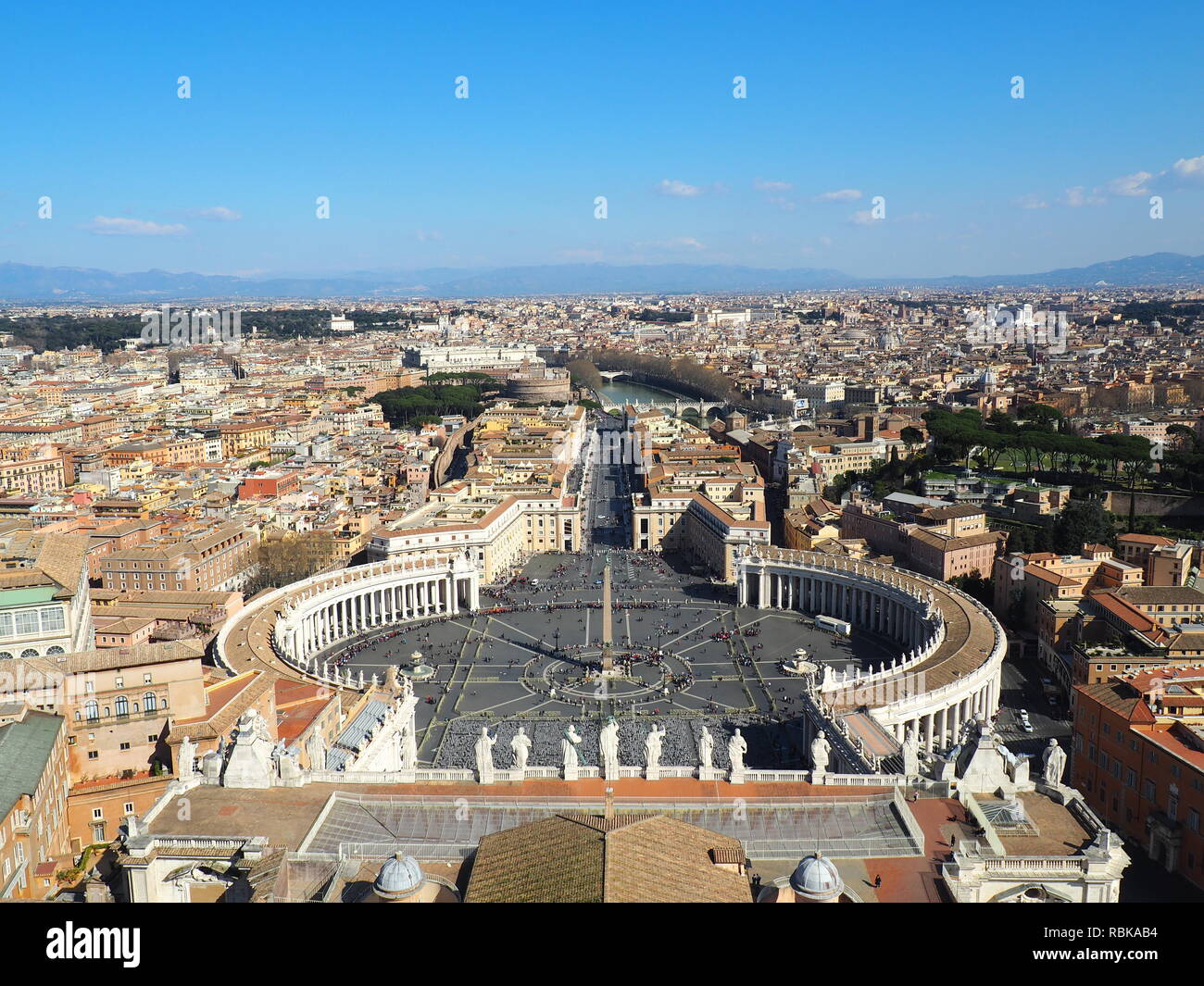 Vista di piazza San Pietro dal Dome - Città del Vaticano - Roma Foto Stock