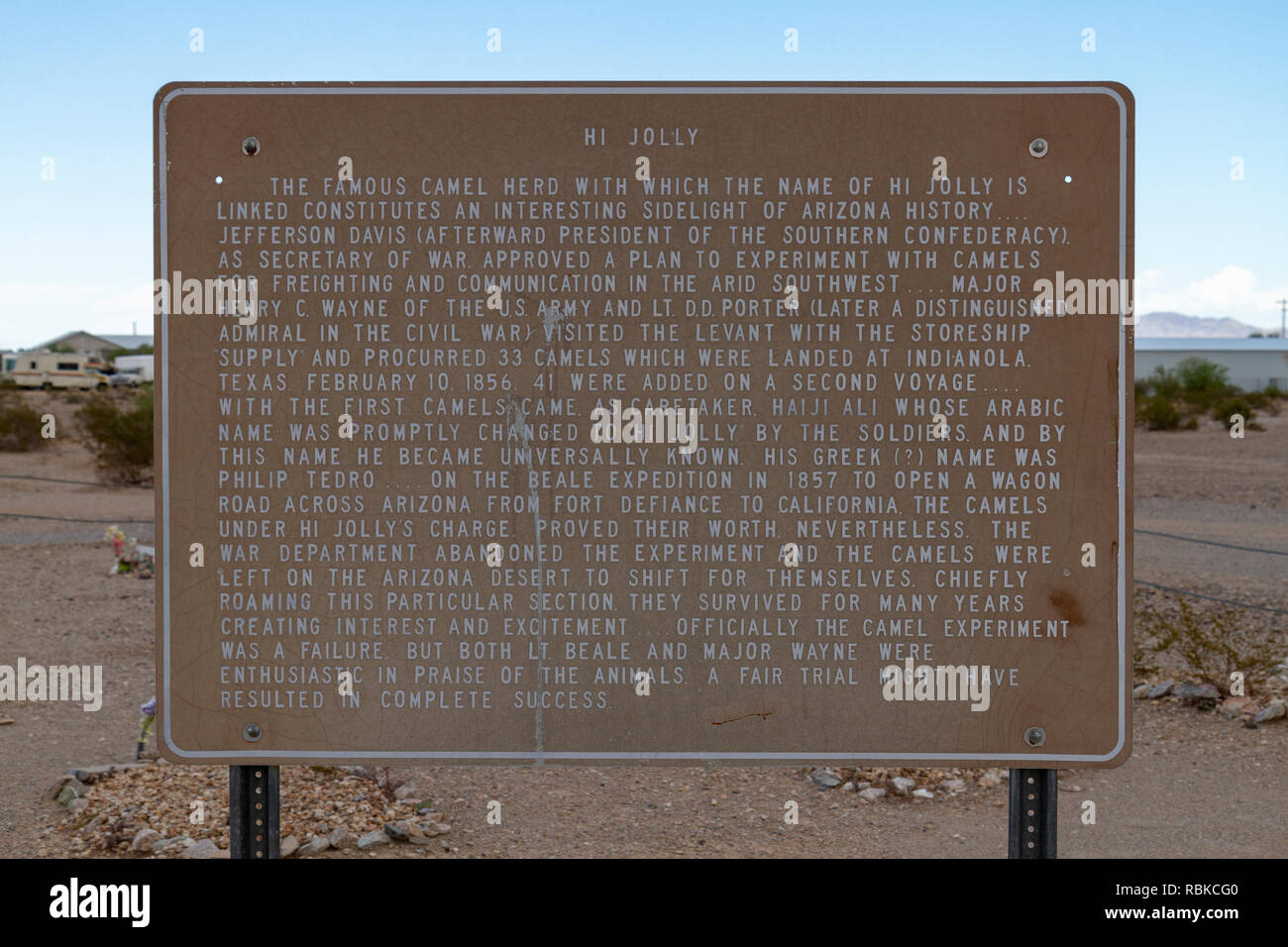Informazioni lapide vicino a Hi Jolly la tomba nel cimitero di Quartzsite, Quartzsite, Arizona, Stati Uniti. Foto Stock