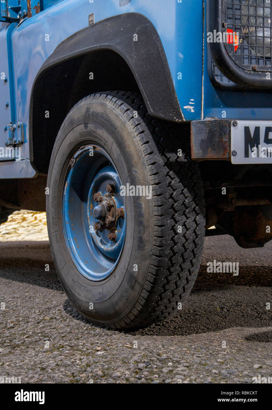 1994 la polizia corazzata Land Rover Defender 110 Foto Stock