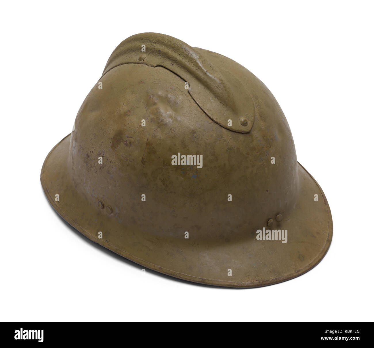 Verde guerra francese casco Ritagliata su bianco. Foto Stock