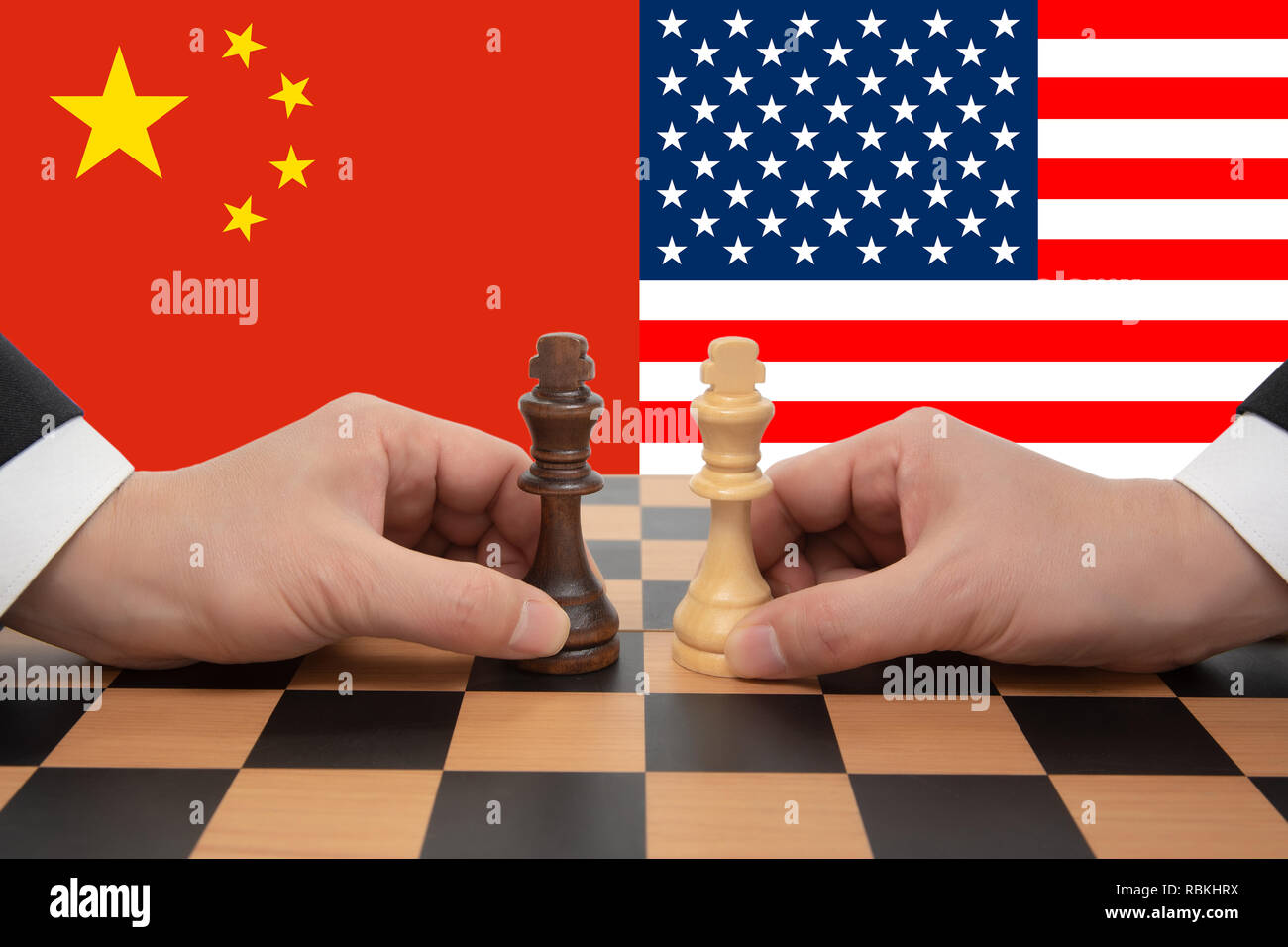 Cina-USA espresso al vertice in una partita a scacchi. Foto Stock