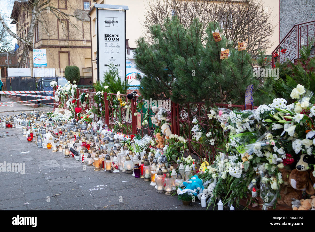 Koszalin, Polonia 10 gennaio 2019. Cerimonie funebri per cinque vittime di 15-anno-vecchio ragazze: Karolina Helena Barabas, Julia Pawlak, Wiktoria Pietras, Amelia Wieczorek, Malgorzata Tymieniecka in un tragico incendio nella sala di escape in Koszlin. Credito: Slawomir Kowalewski/Alamy Live News Foto Stock
