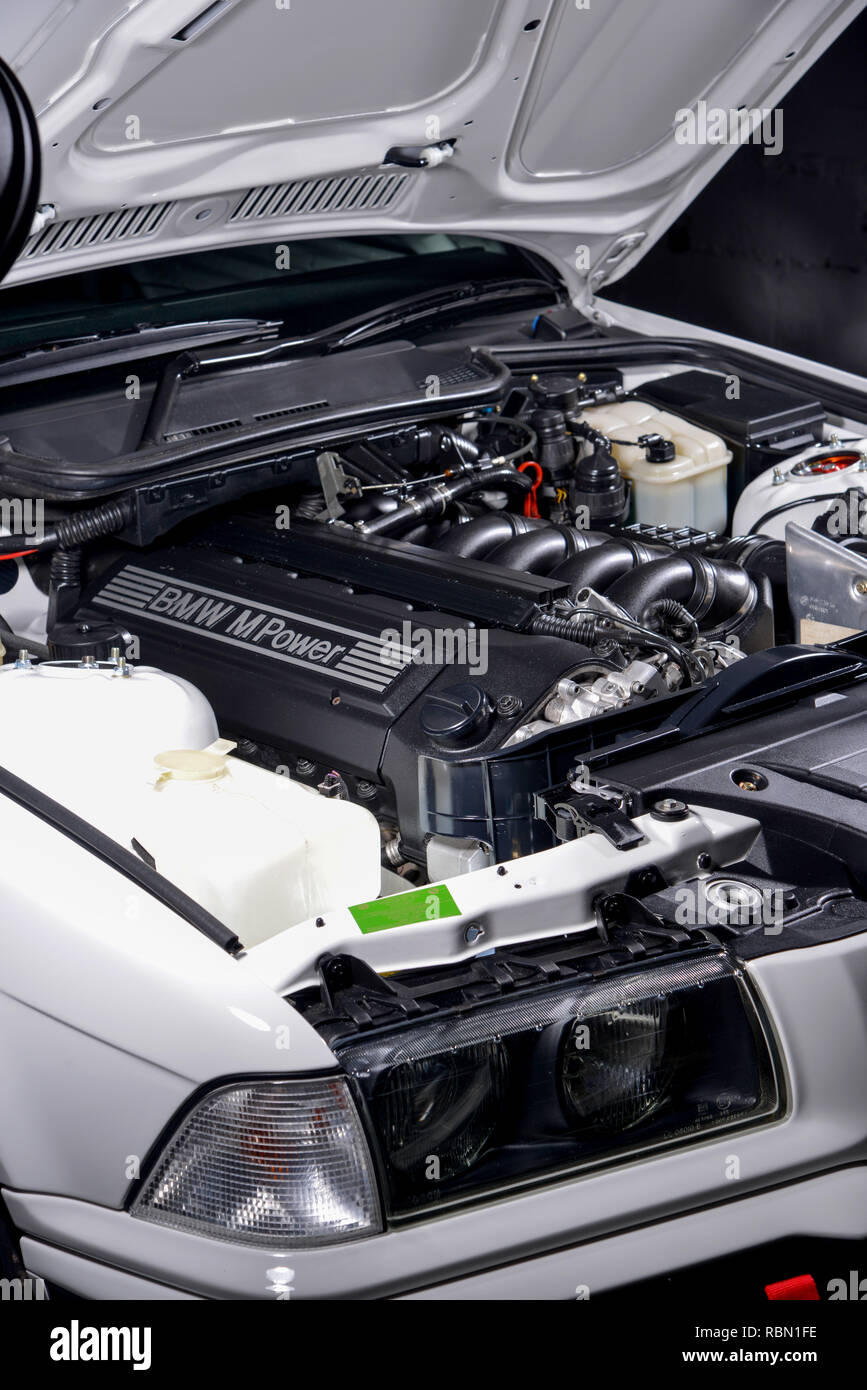 E36 forma BMW M3 berlina sportiva Foto Stock