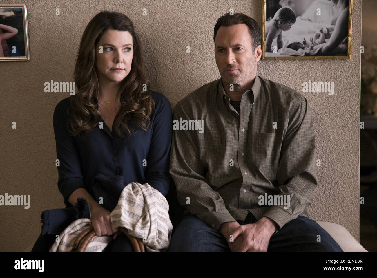Lauren Graham, Scott Patterson, 'Gilmore Girls: UN ANNO NELLA VITA' stagione 1 (2016) Credito: Netflix / Hollywood Archive Foto Stock