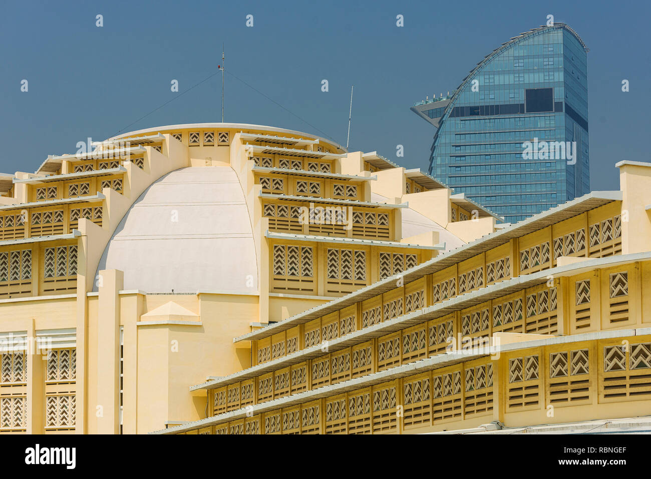 La cupola centrale della nuova Phnom Penh mercato in Phnom Penh Cambogia Foto Stock