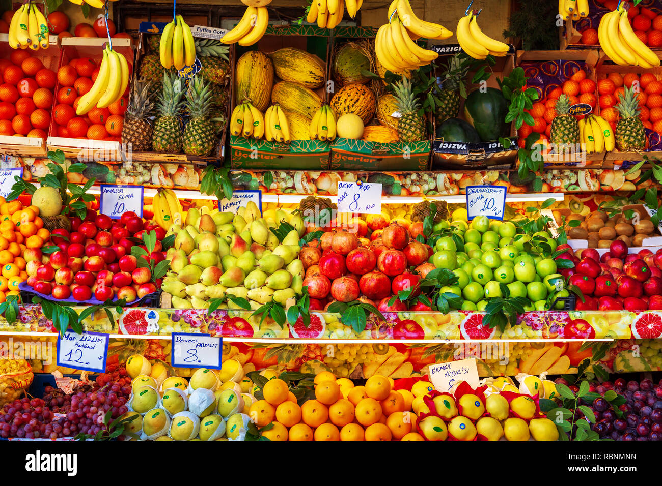 La vendita di frutta e verdura per le strade di Istanbul. Istanbul, Turchia - 12 novembre 2018. Foto Stock