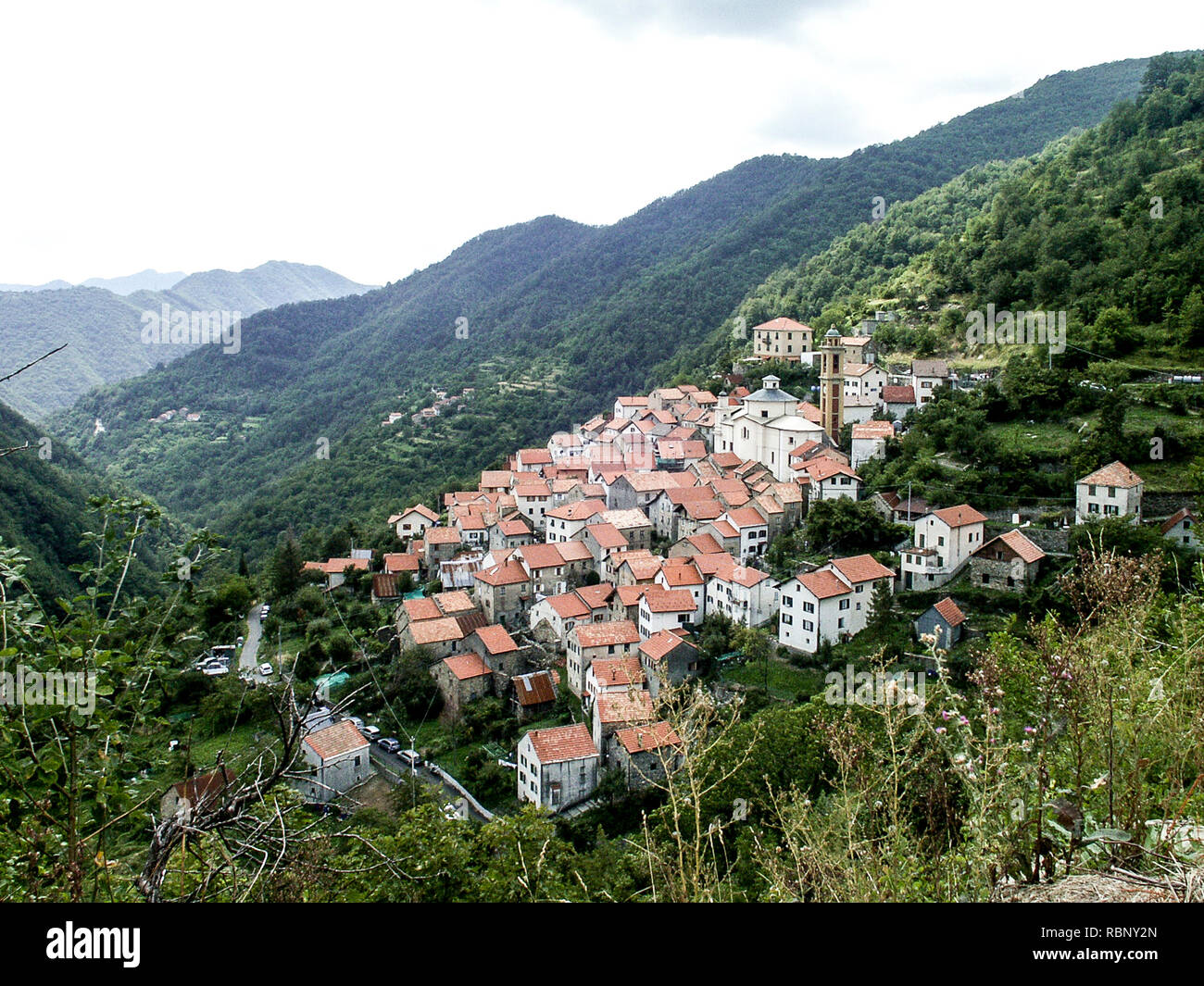 Pentema ,grazioso villaggio non lontano dalla città italiana di Genova. Foto Stock