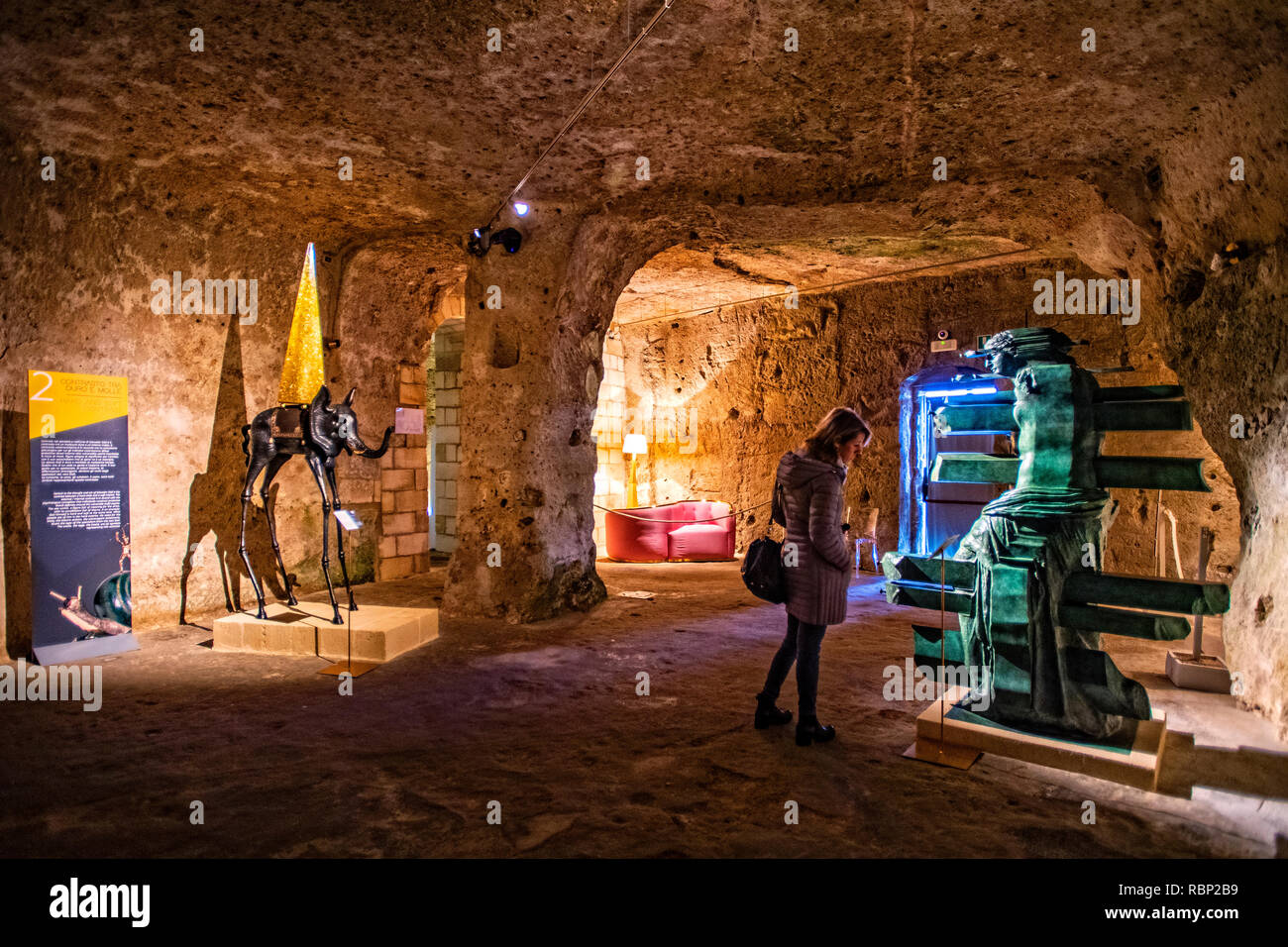Italia Basilicata Matera - Sasso Barisano Complesso Monumentale rupestre di Madonna delle Virtù e San Nicola dei Greci - San Nicola dei Greci-exposition Salvador Dalì Foto Stock