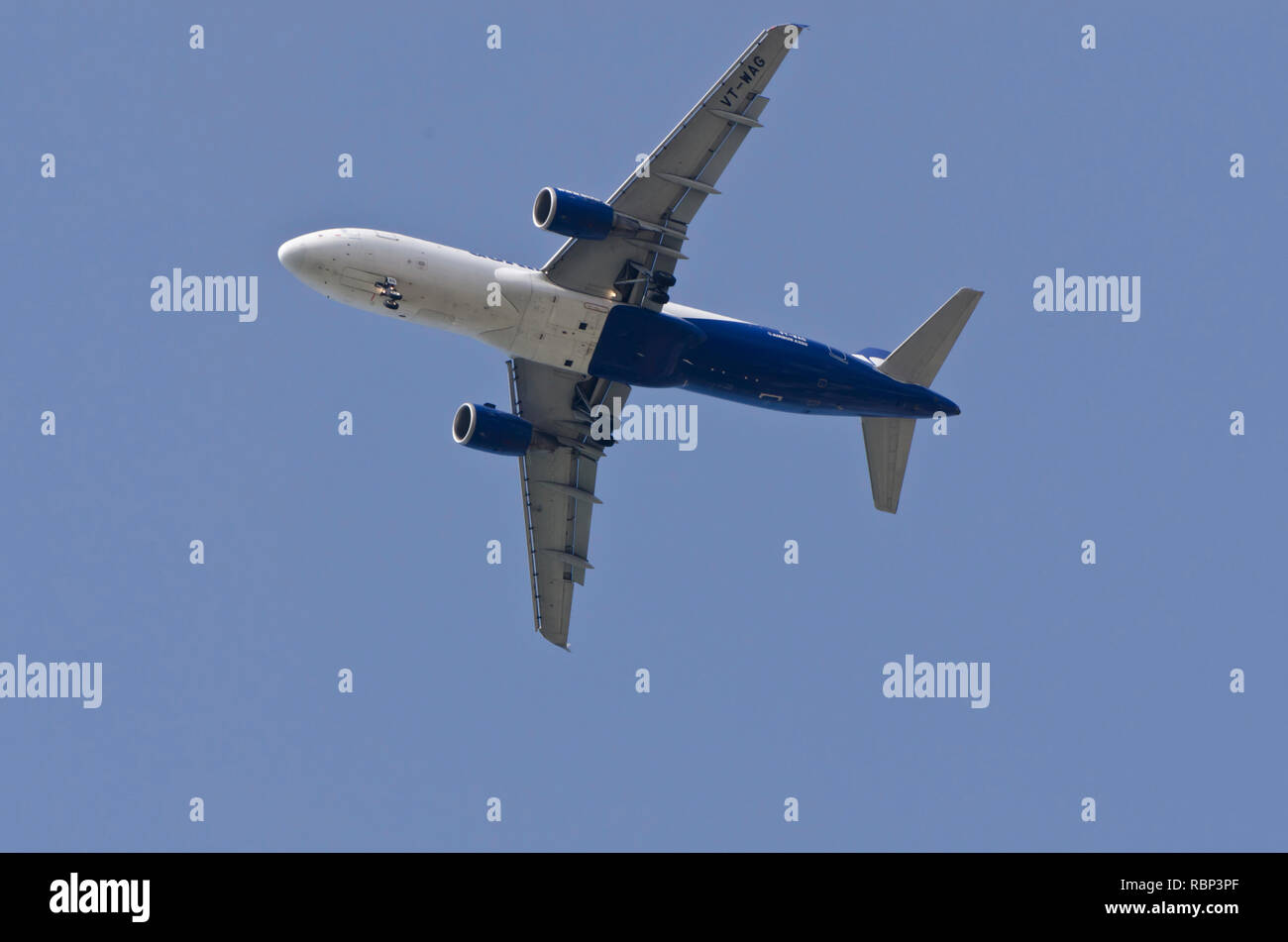 Airbus A320 atterraggio aereo, Mumbai, Maharashtra, India, Asia Foto Stock