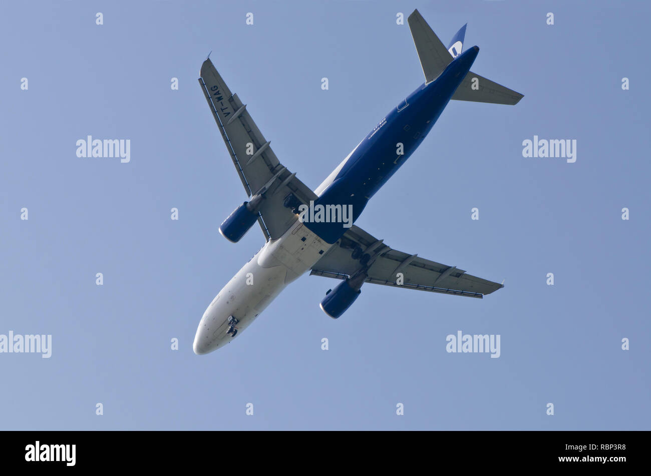 Airbus A320 atterraggio aereo, Mumbai, Maharashtra, India, Asia Foto Stock