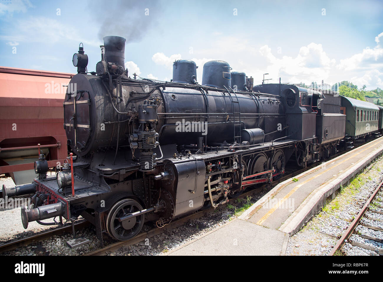 Il vecchio treno a vapore alla stazione ferroviaria di Nova Gorica, in Slovenia Foto Stock