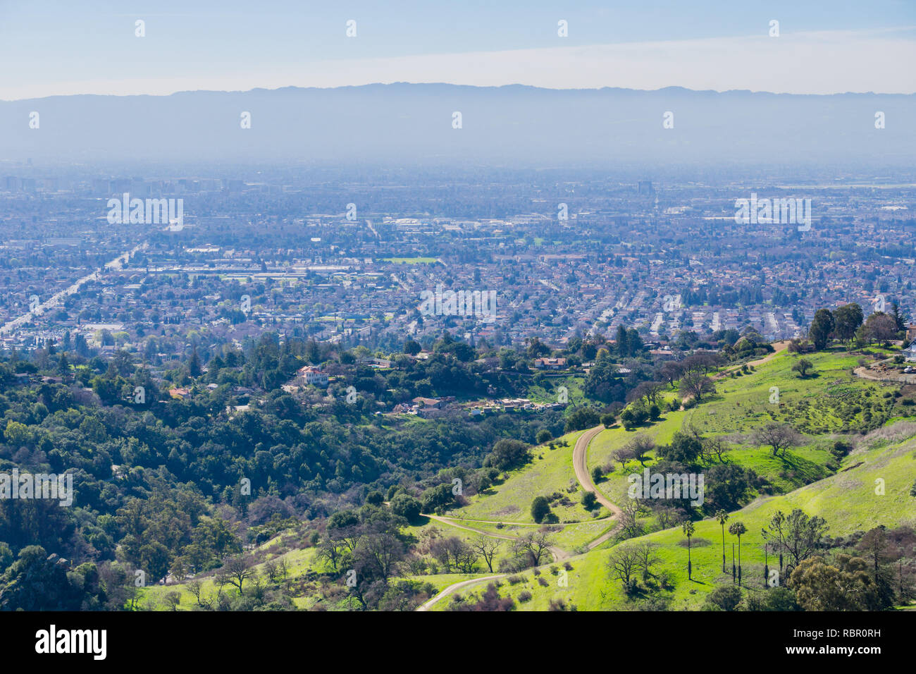 Vista verso San Jose dalle colline della Sierra Vista Spazio aperto conservare, South San Francisco Bay, California Foto Stock
