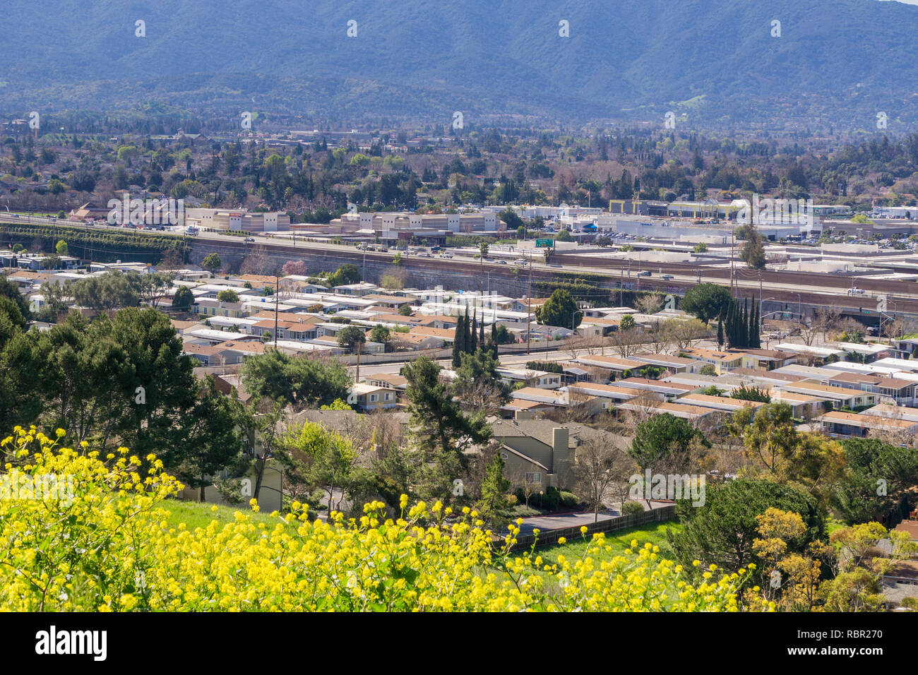 Vista verso la Guadalupe Freeway dalla collina di comunicazioni, San Jose, California Foto Stock