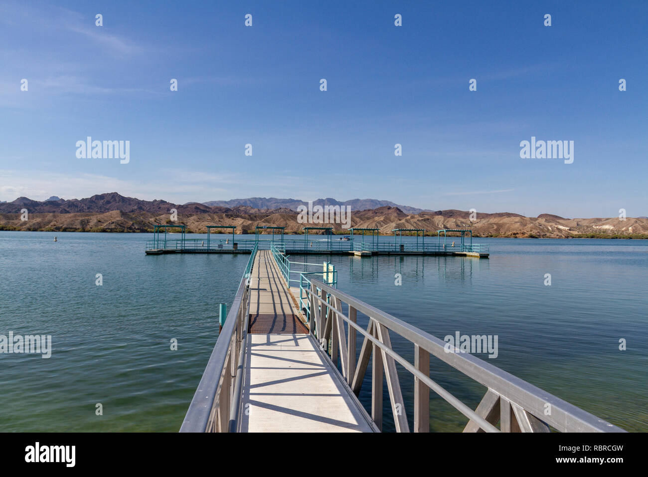 Pontile di pesca di uscire in Lake Havasu City, western Arizona, Stati Uniti. Foto Stock